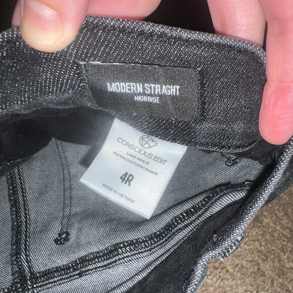 Express High Waisted Black Modern Straight Jeans - Women's Size 4R - Picture 4 of 9